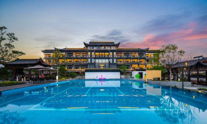 务”双重赋能精准契合高端酒店消费趋势pg电子模拟器凤颐酒店：以“文化+服(图3)